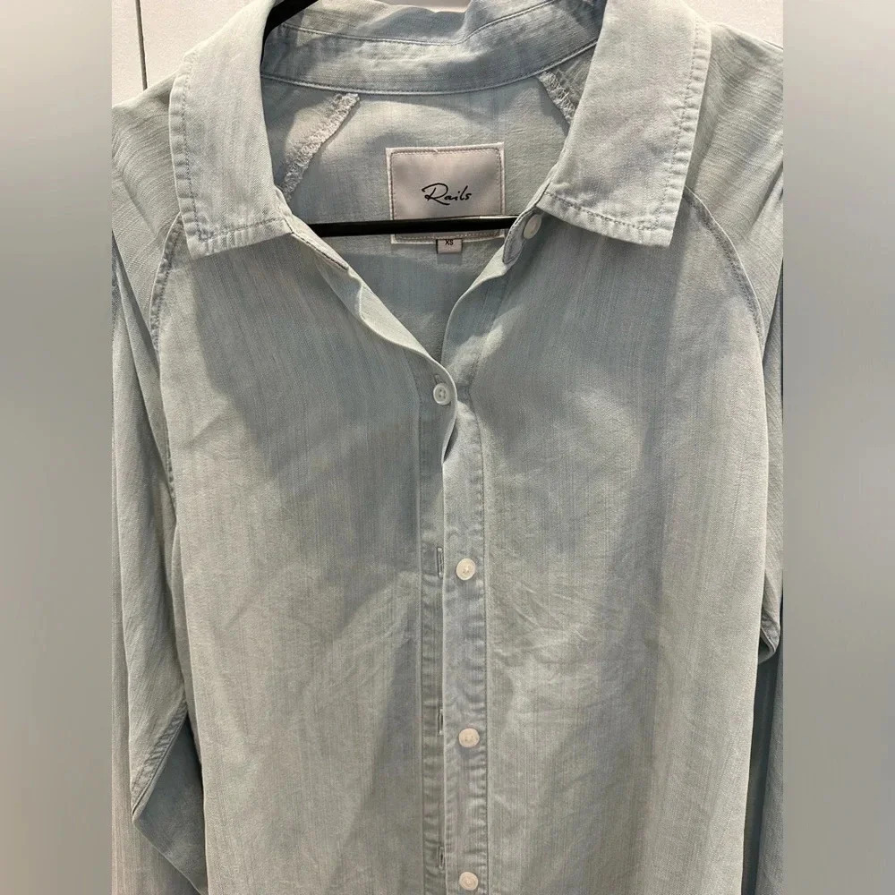 Rails Sadie Light Vintage Chambray Cold Shoulder Button Down Blouse Top Shirt XS - Picture 3 of 5